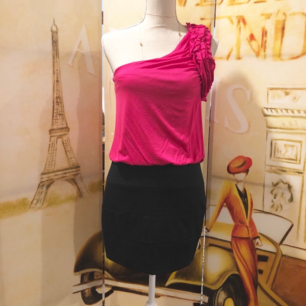 One shoulder dress